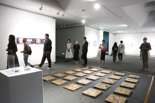 藝術(shù)為橋，情誼相連 高校港澳臺(tái)學(xué)生美術(shù)與設(shè)計(jì)作品展在穗開幕